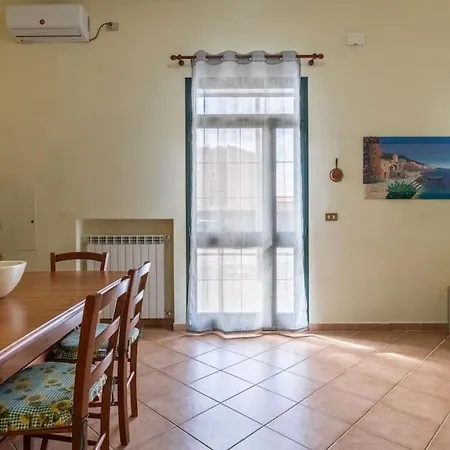 Apartmán Coastal Heaven, Spacious Near The